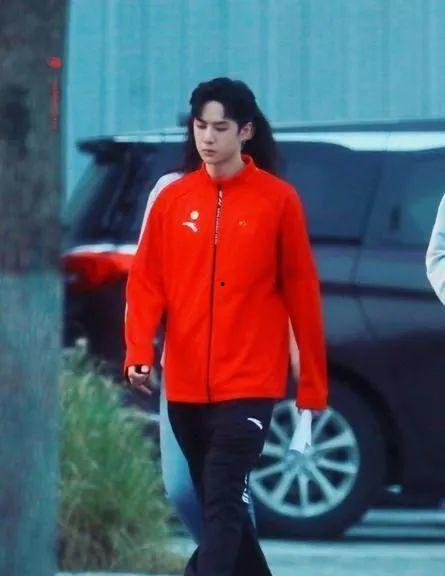 王一博最新吃瓜爆料视频,娱乐圈幕后真相大曝光！  第1张